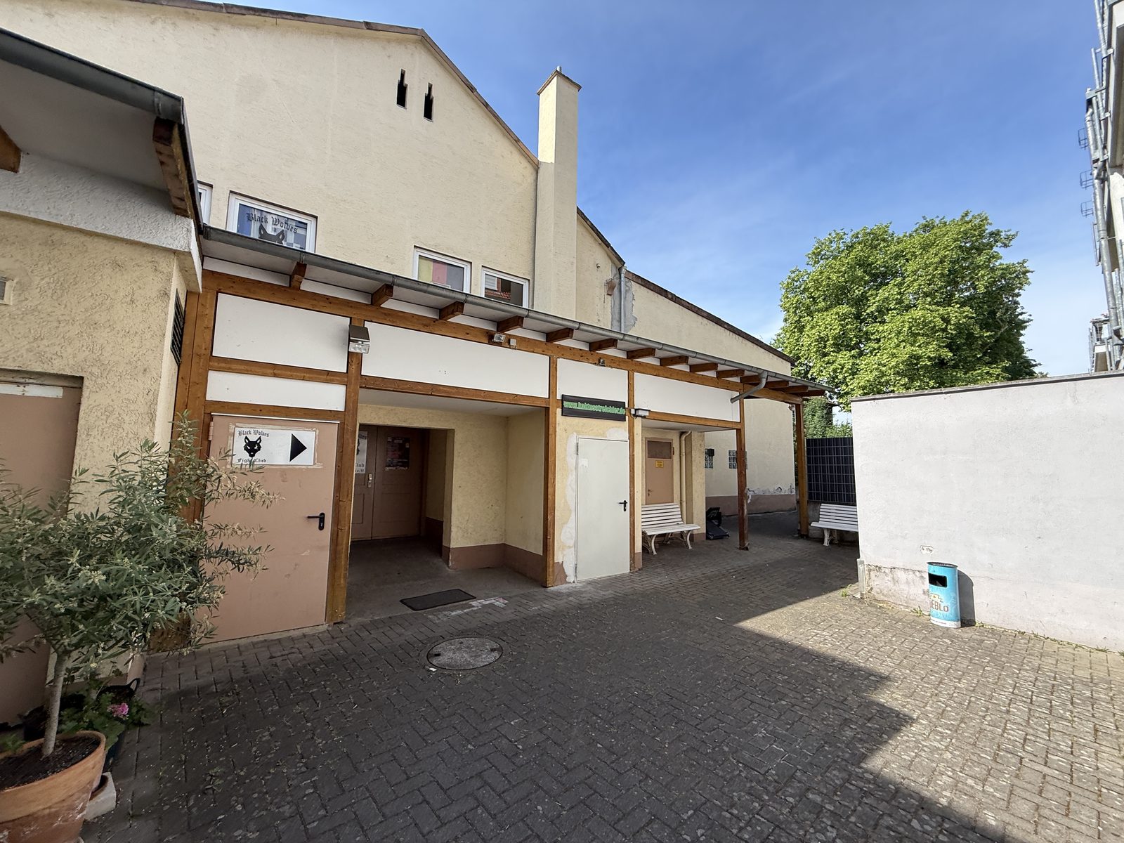 Turnhalle & öffentliche Liegenschaften – Verwaltung für Kommunen Kommunale Turnhalle und öffentliche Liegenschaft im Rhein-Main-Gebiet – Hausverwaltung für Sportstätten und Kommunen durch Scholze-Kurz & Kurz Immobilien Wiesbaden